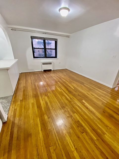 2nd image of 25-10 31st Ave #Hh3