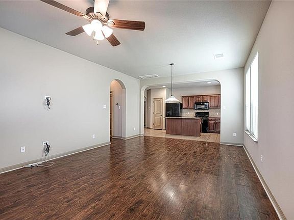 4th image of 3601 Savage Springs Dr