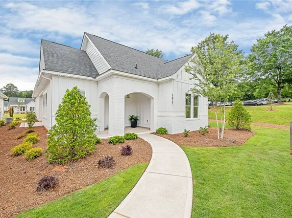3022 Yards Ln, Opelika, AL 36801