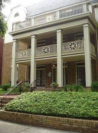 Walk one block to Byrd Park Lake or walk to the Virginia Mus