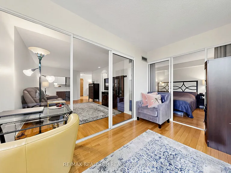 326 Major Mackenzie Dr E #307 — Photo 27