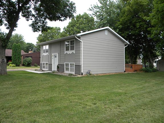 2nd image of 2402 Margaretha Ave