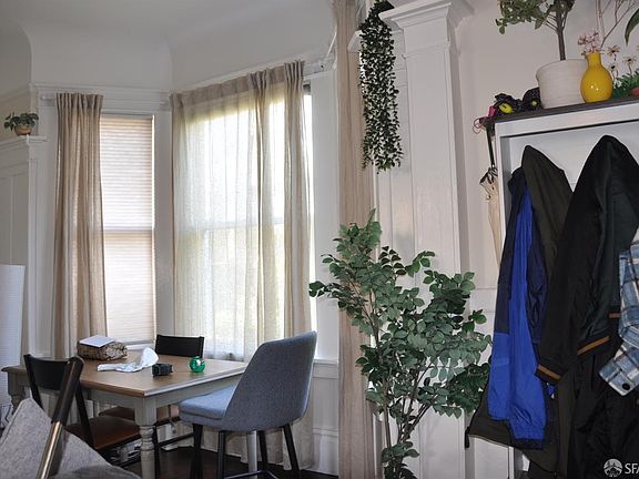4th image of 471-473 Linden St