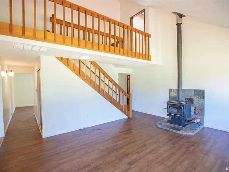 8985 Miller Rd NE — Photo 17