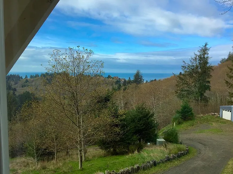 47455 Highway 101 S — Photo 16