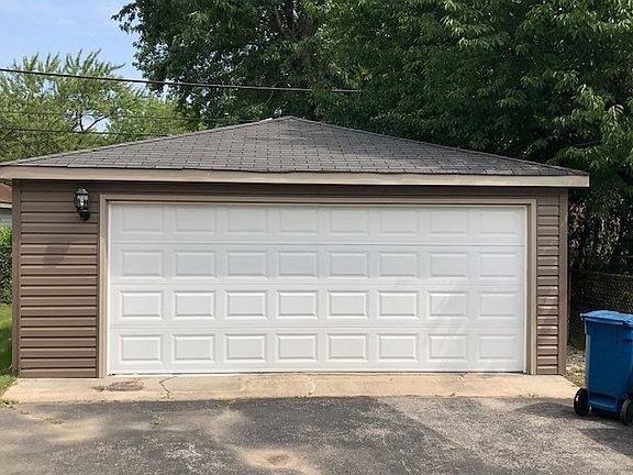 3rd image of 3628 W Scott Dr