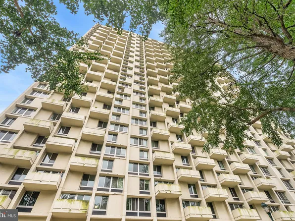 604 S Washington Sq APT 114, Philadelphia, PA 19106