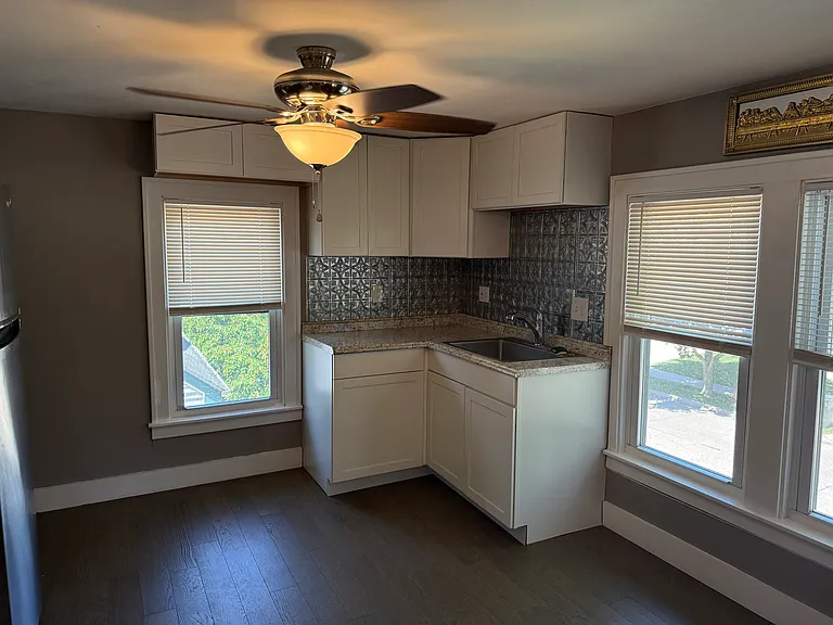 21822 Lakeview St #2 — Photo 6