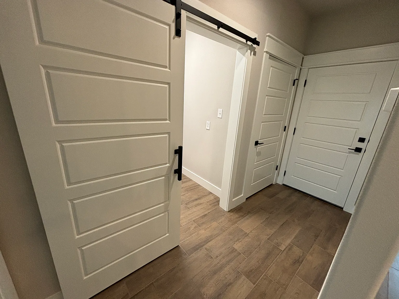 3 bed, 1600 sqft, $2,320 — Photo 4