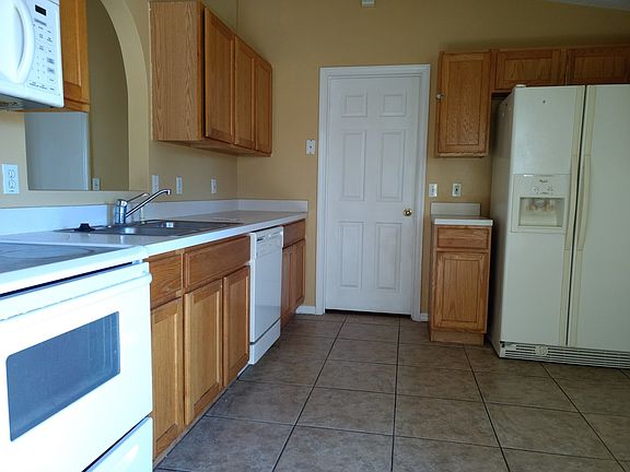2nd image of 3548 Stonefield Dr