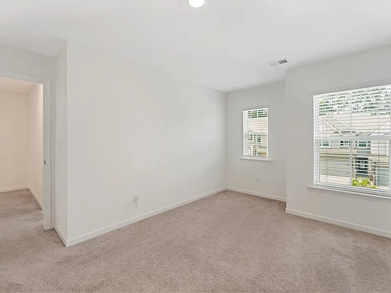 649 Isom Walk — Photo 29