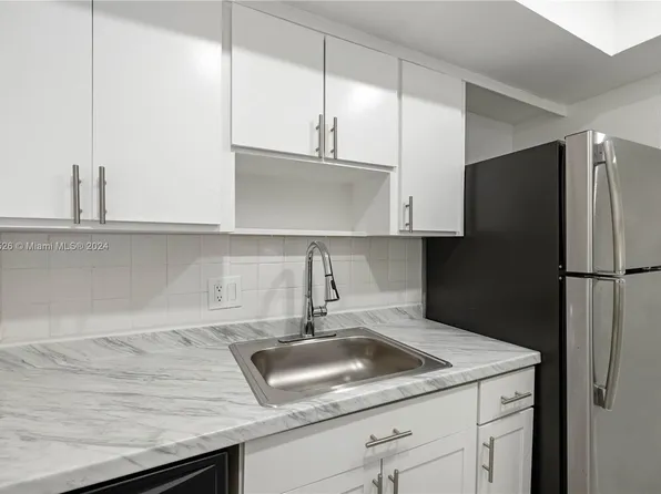 1885 NE 121st St APT 7, North Miami, FL 33181