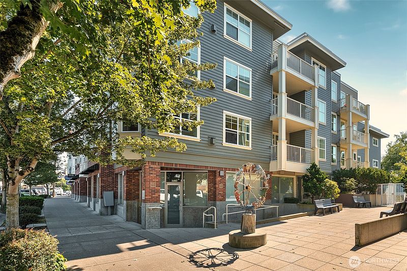 3rd image of 2901 NE Blakeley Street #335