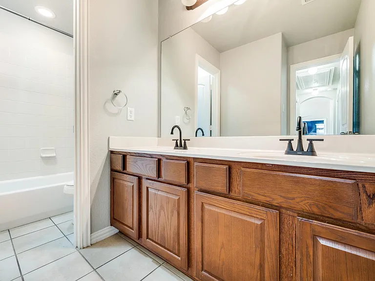10632 Bolivar Dr — Photo 16