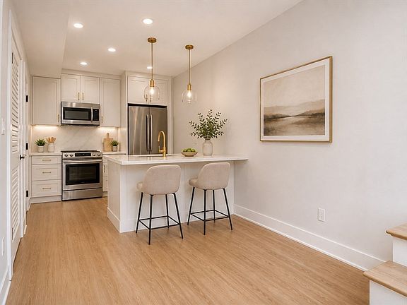 2nd image of 820 Hyde Park Ave #306