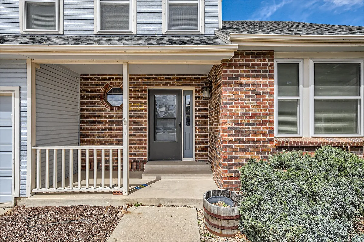 Building Photo - 18255 E Bellewood Dr