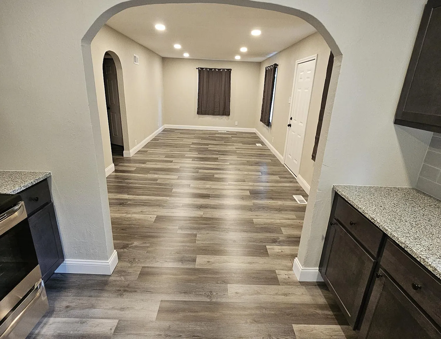 3 bed, 900 sqft, $1,500 — Photo 1