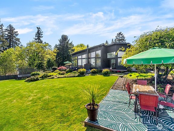 3rd image of 7746 Manzanita Drive NW