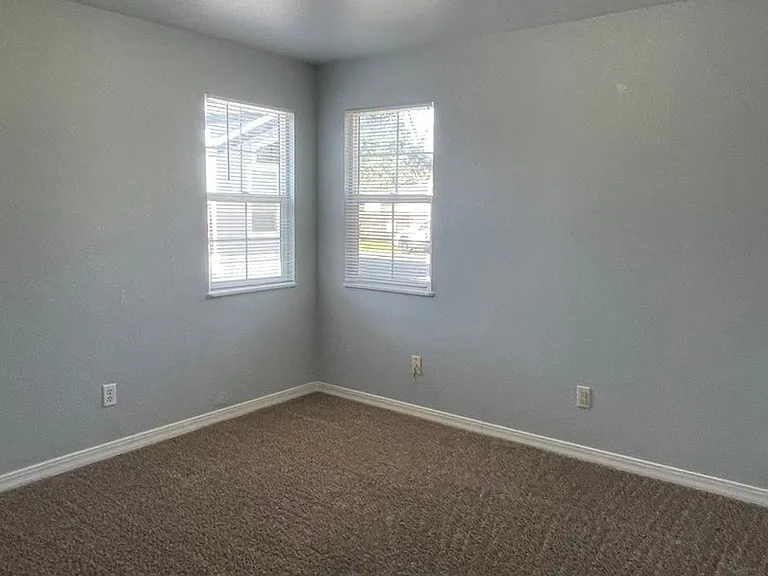 2646 Sharon Ave — Photo 15