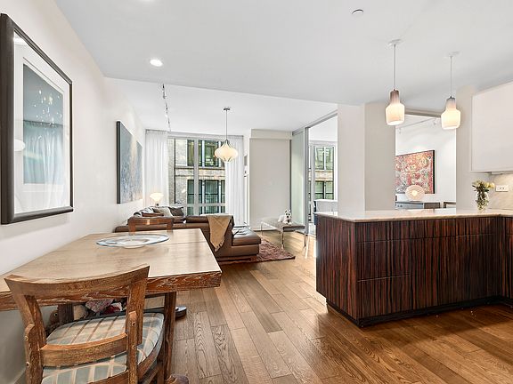 3rd image of 130 W 19th St APT 5D
