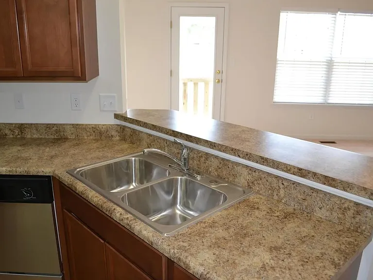 2410 Kilare Ln N — Photo 11