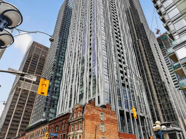 1 Yorkville Ave, Toronto, ON