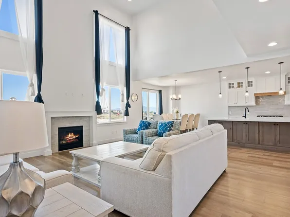 7094 W Moorepark Pl, West Jordan, UT 84081