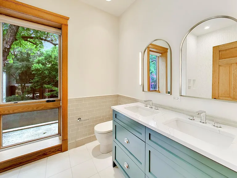 3752 N Wayne Ave — Photo 28