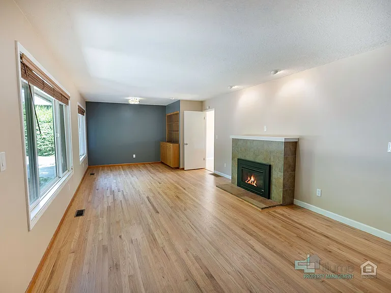 9610 SW Washington Pl — Photo 2
