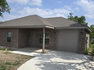 1708 E Leon St, Gatesville, TX 76528