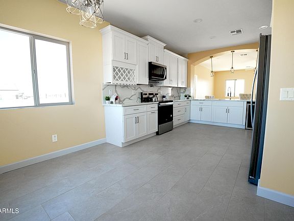 4th image of 37259 W Illini Street