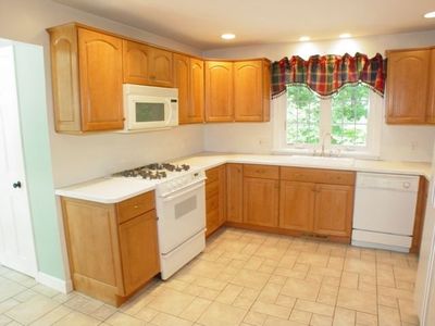 20 Coachmans Ln, North Andover, MA, 01845