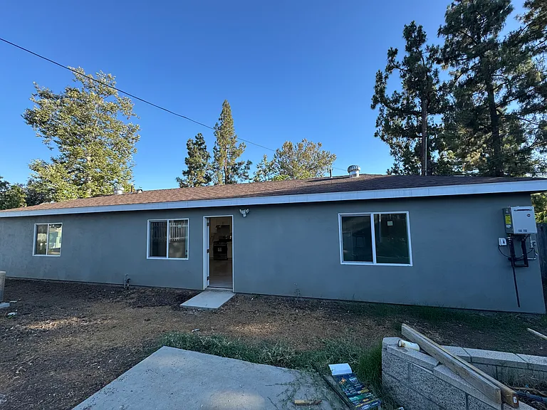 894 E Avenida De Los Arboles — Photo 8