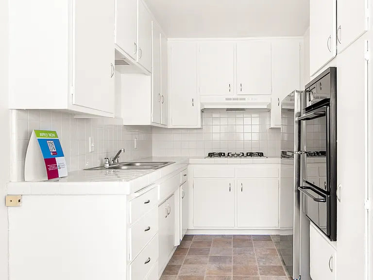 320 Cornell Dr #C — Photo 8