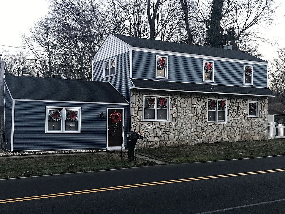2nd image of 1737 N Hills Ave