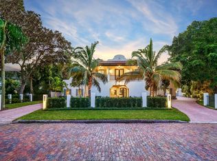 325 71st St S, Saint Petersburg, FL 33707