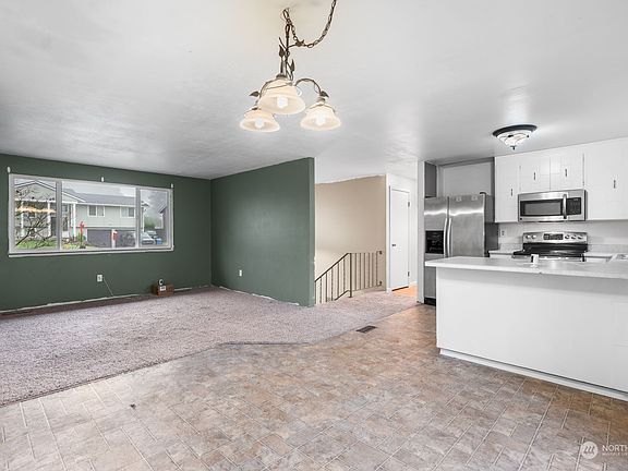 5th image of 2221 E 67th Street