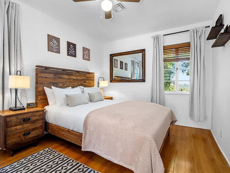 Waveview Dr — Photo 11