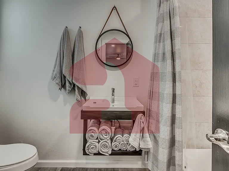 208 E Mosier St — Photo 52