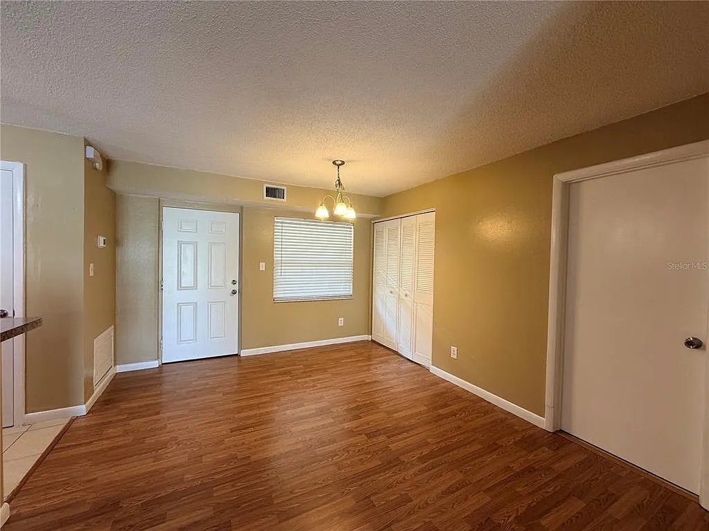 2 bed, 2.0 bath, 1148 sqft, $1,200 — Photo 4