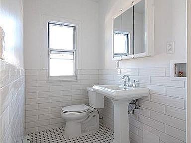 3rd image of 23 Colin St APT 3