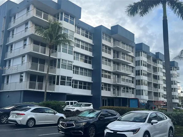 16570 NE 26th Ave APT 4A, North Miami Beach, FL 33160