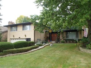 6639 W Shiawassie Dr, Palos Heights, IL 60463