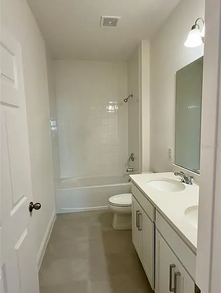 14729 Erice Ave — Photo 6