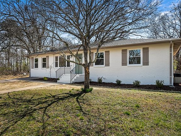 3rd image of 46 Echols Dr