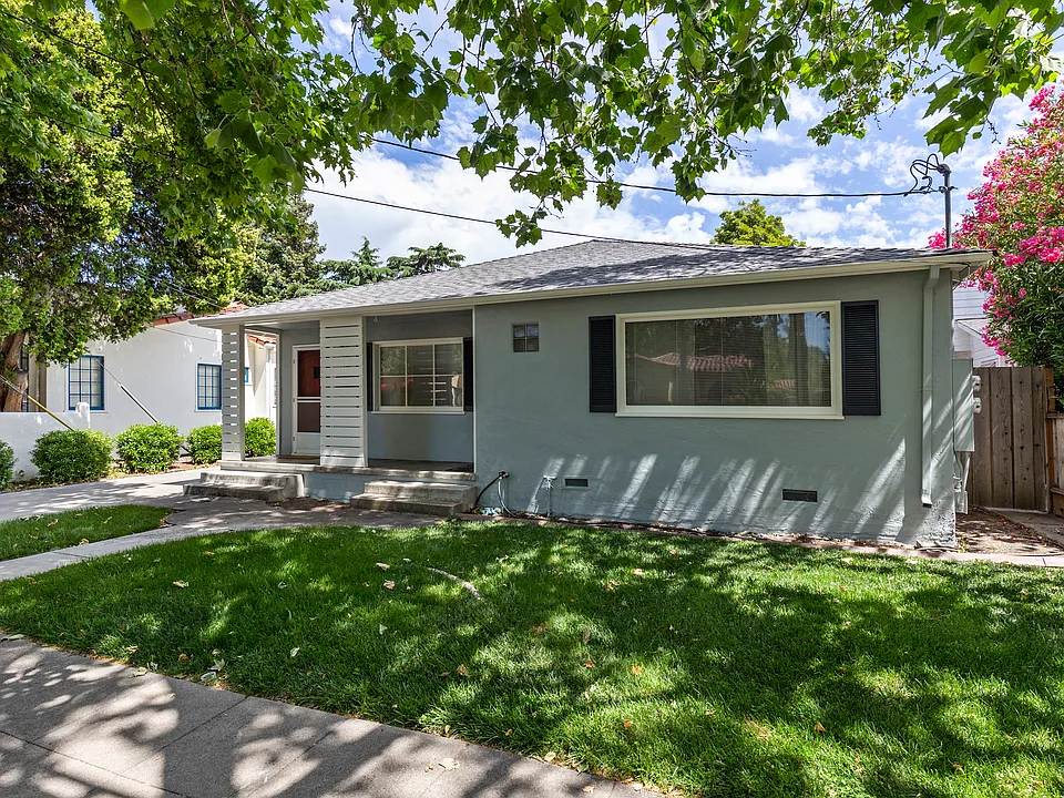 930 Pershing Ave