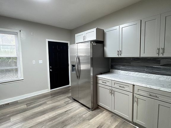 3rd image of 39 Oakwood St APT 1