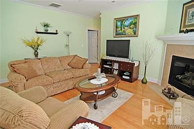 4th image of 807 Gable Oaks Court