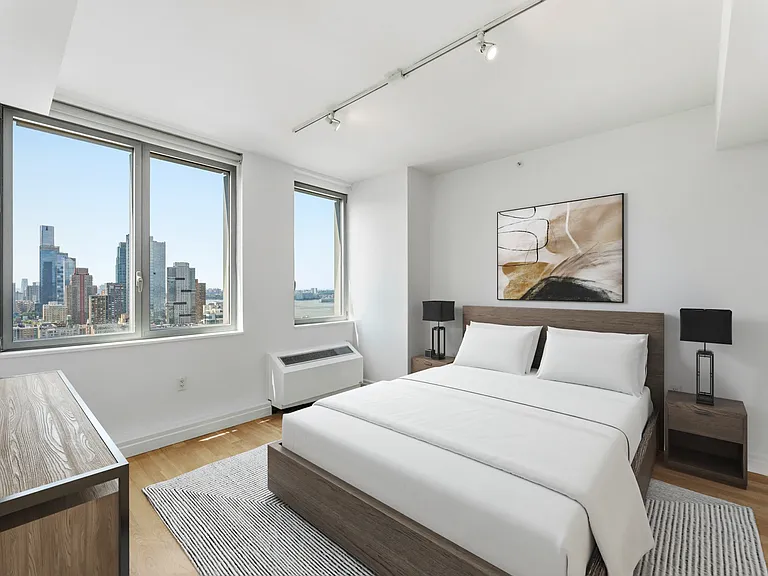 554 W 54th St #28A — Photo 4