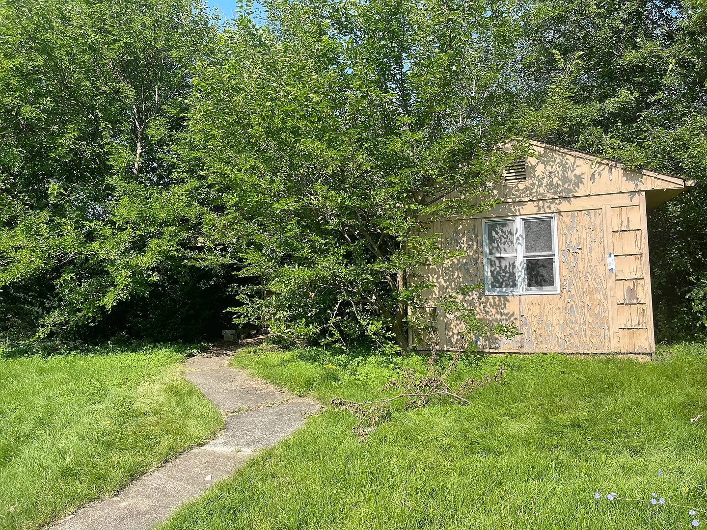 255 Minocqua St photo 1
